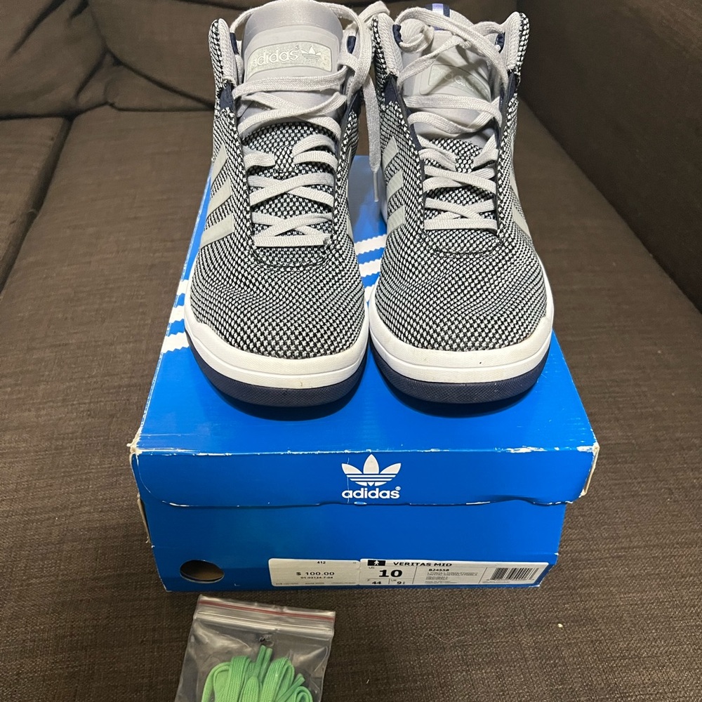 Adidas Veritas